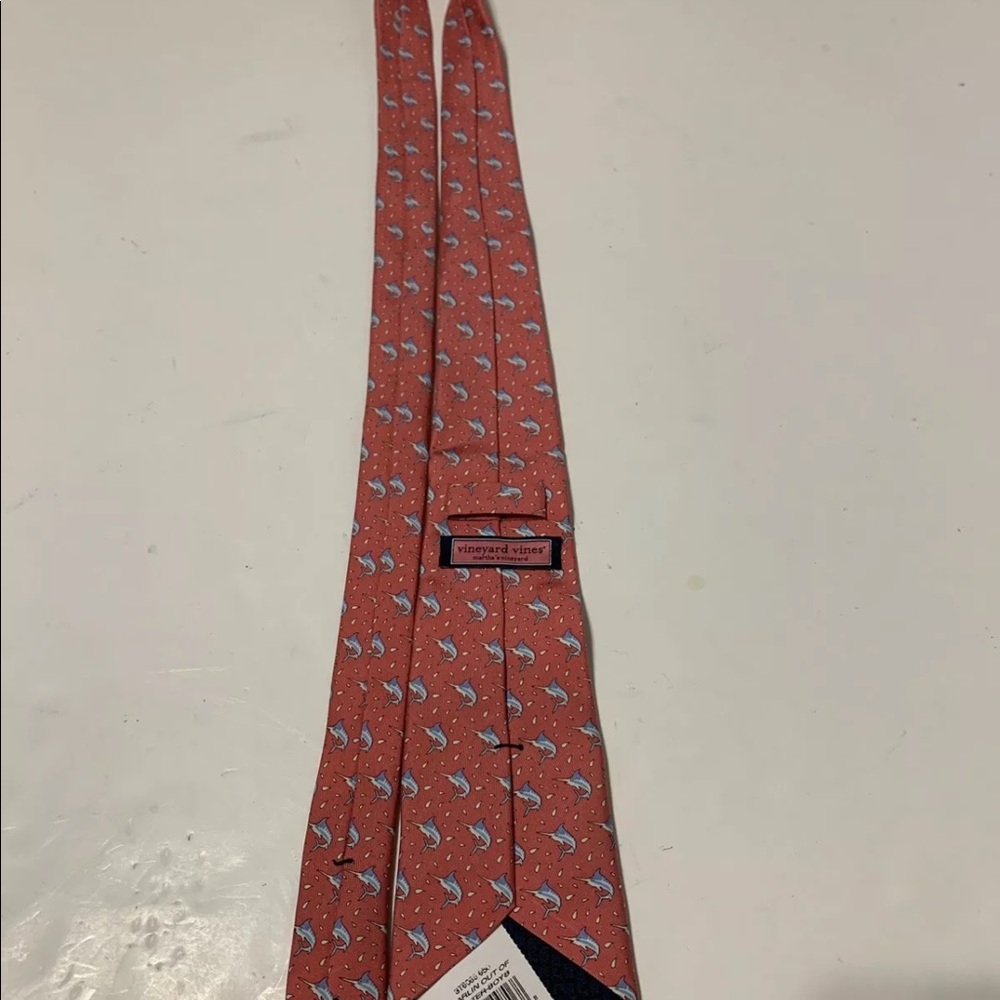 Vineyard Vines Marlin Out Of Water Silk Boys Tie - Picture 4 of 7